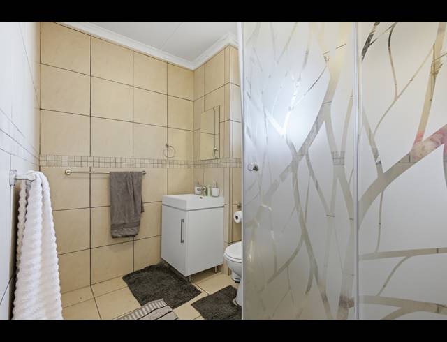 2 BEDROOM APARTMENT FOR SALE IN BARBEQUE DOWNS